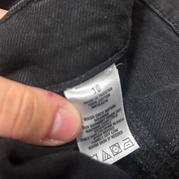 Aeropostale Women's Black Shorts - Picture 3 of 4